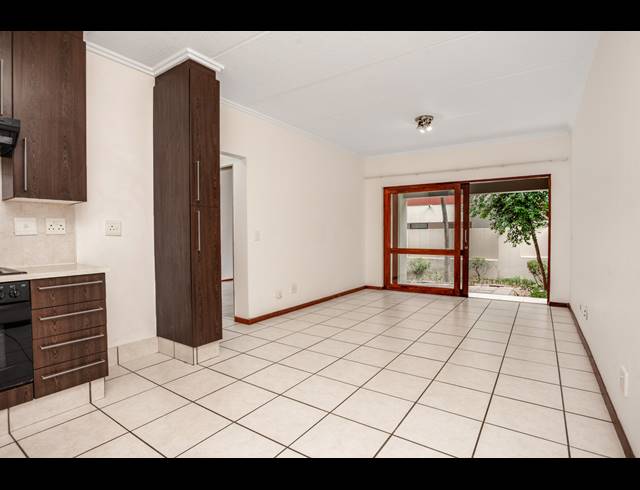 1 BEDROOM APARTMENT FOR SALE IN LONEHILL